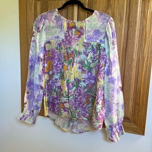 FATE size medium women’s blouse. Great condition, never worn.